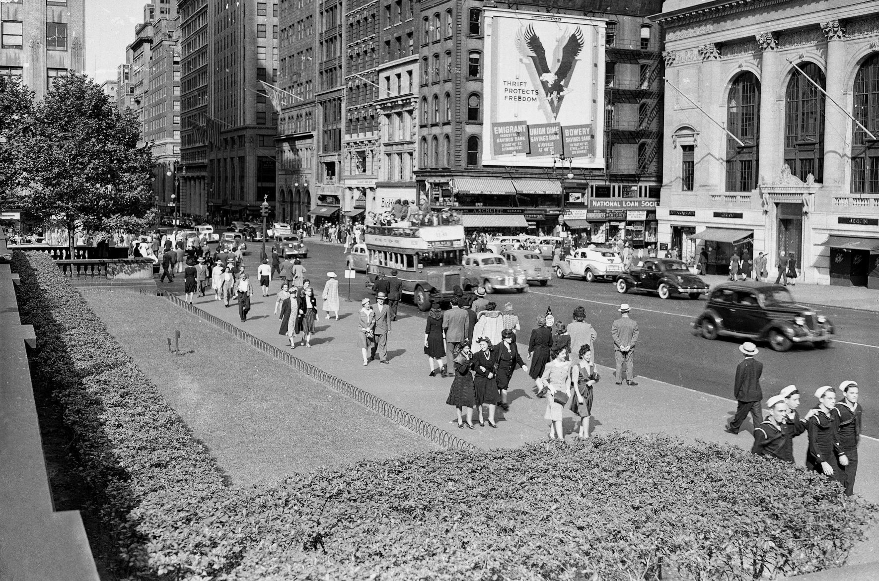 1942: BROADWAY